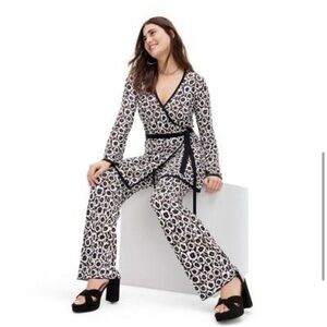 Women's Long Sleeve V-Neck Neutral Poppy Sweater Wrap Top - DVF L